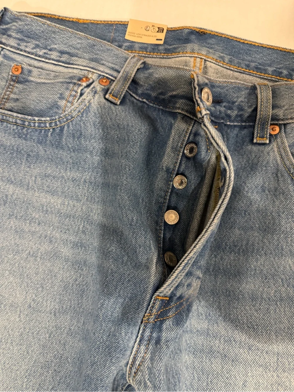 Levi's 501 Men's Blue Denim Jeans - Classic Fit
